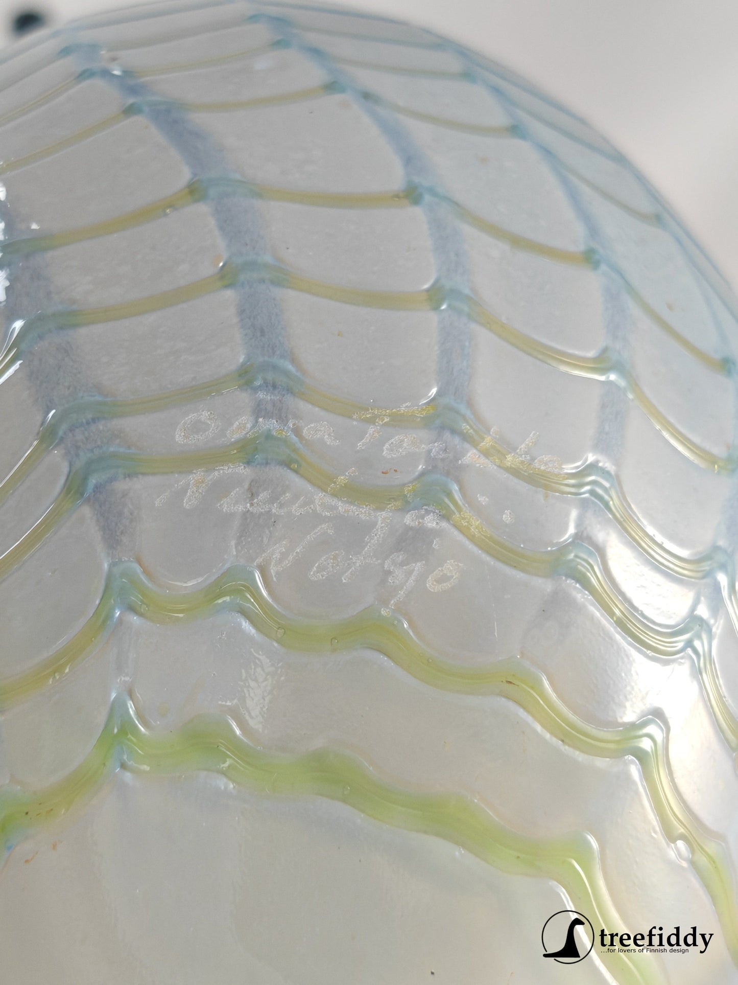 Lasilintu, Uniikki lintu, Oiva Toikka