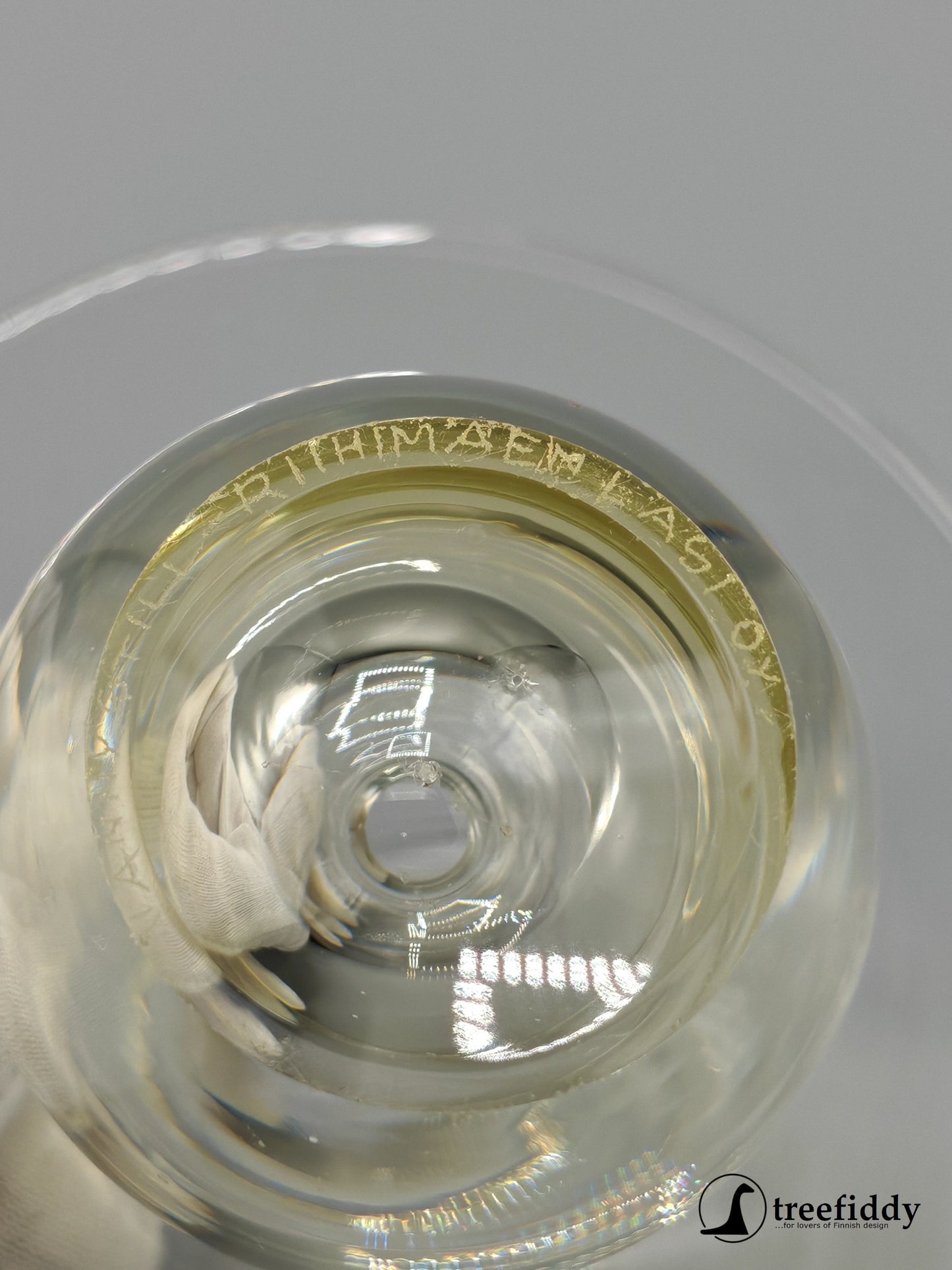 Taidelasi, Saturnus, Nanny Still