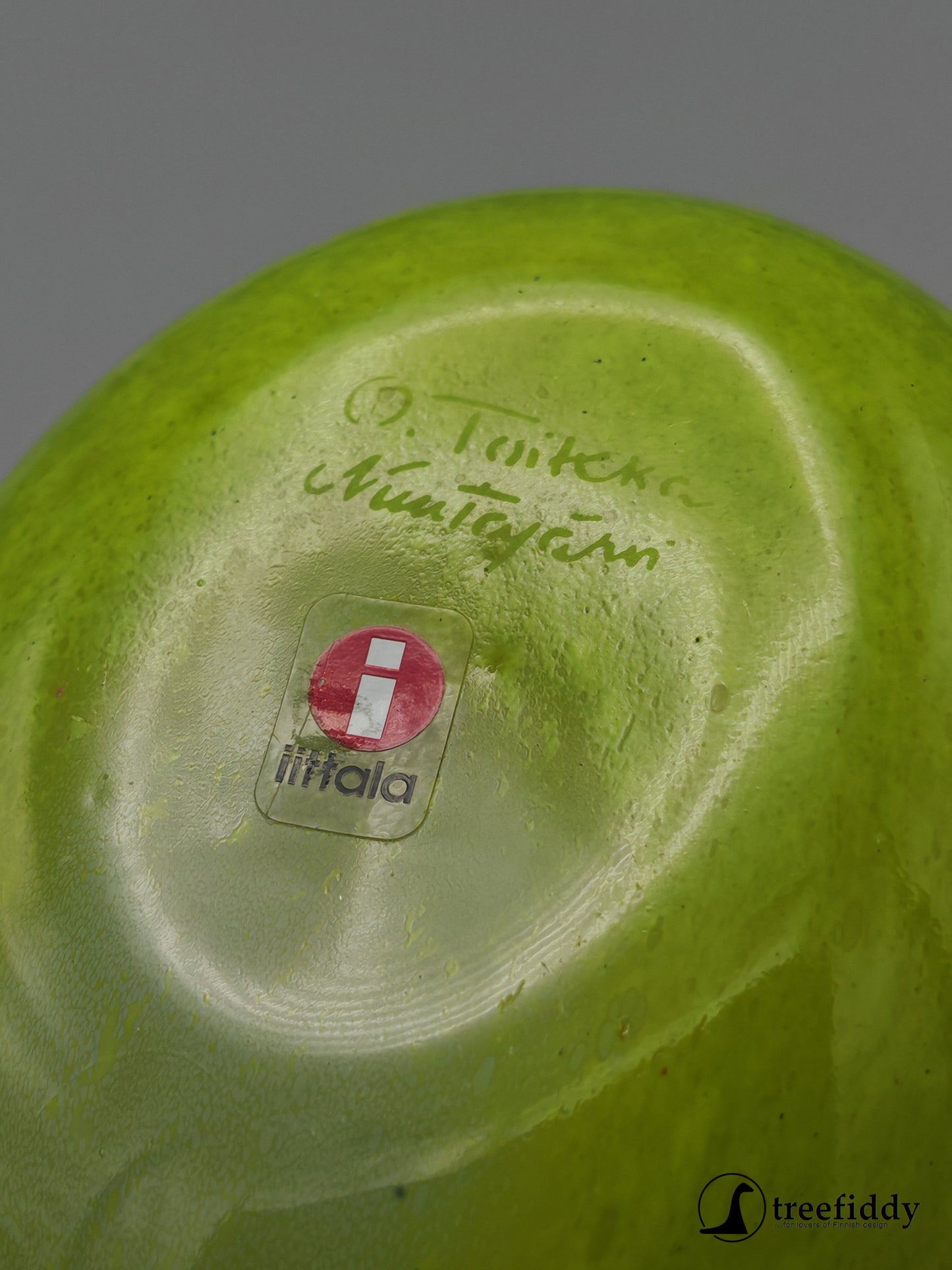 Lasilintu, Tavi, Oiva Toikka