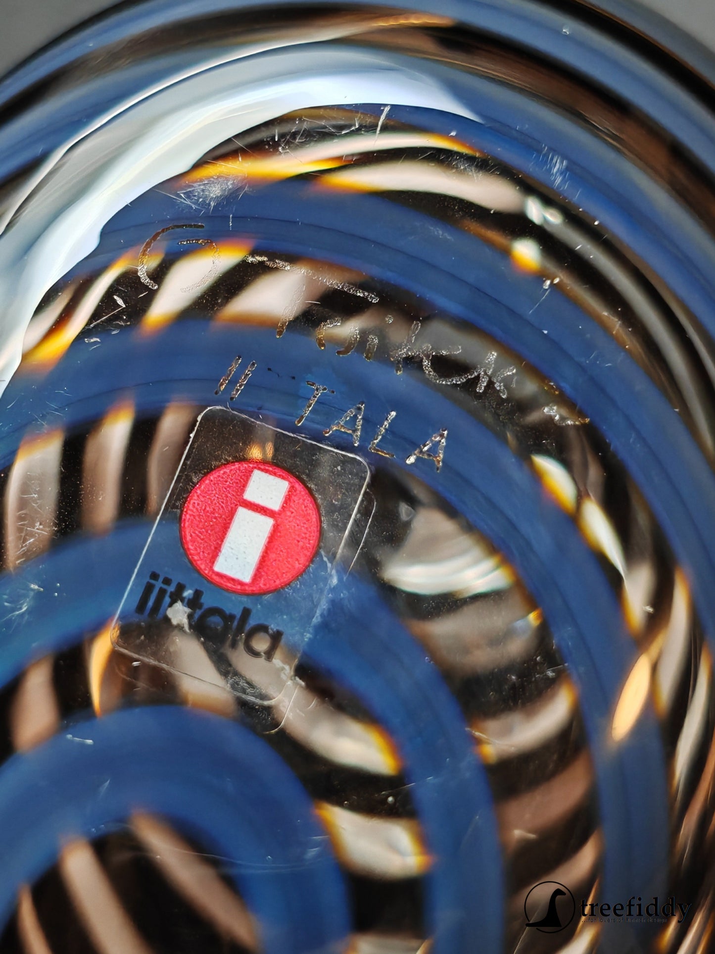 Lasilintu, Pajusotka, Oiva Toikka