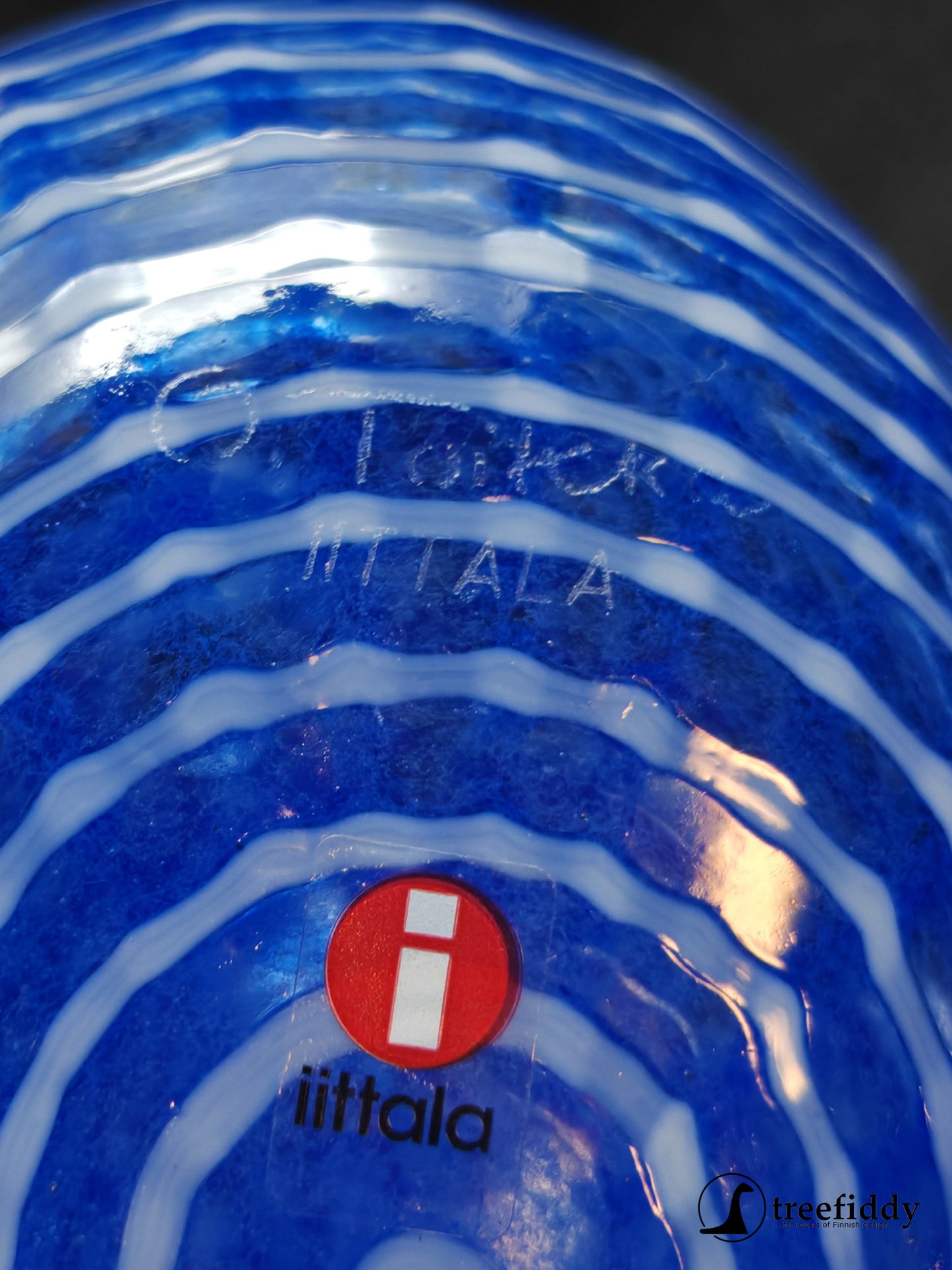 Lasilintu, Sinisulka, Oiva Toikka