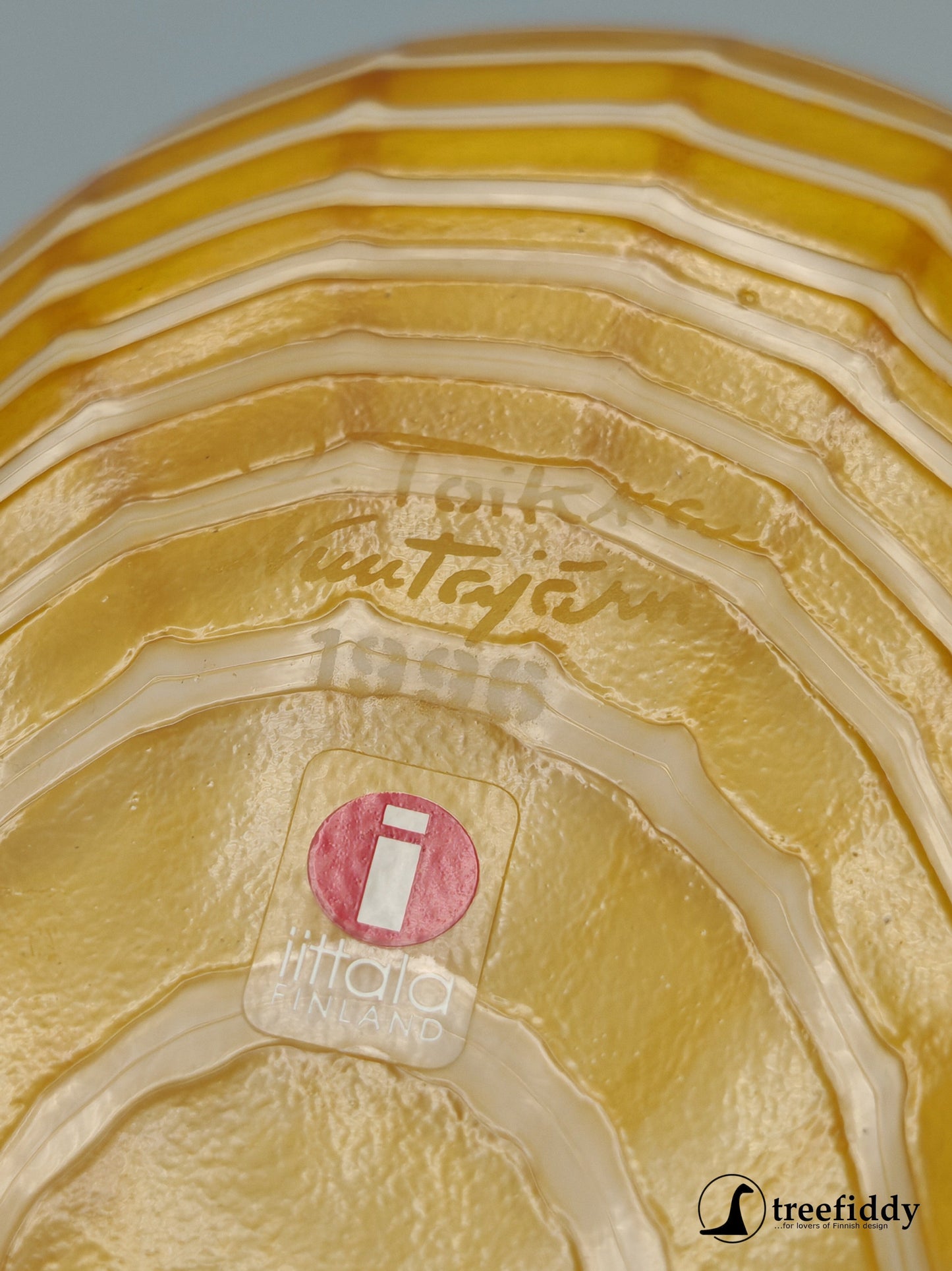 Lasilintu, Hakki, Oiva Toikka