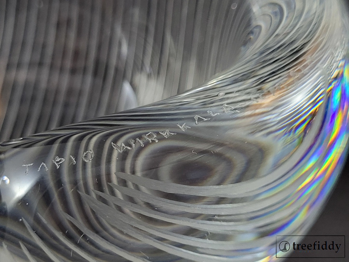 Taidelasi, Viivahiottu kulho 3327, Tapio Wirkkala